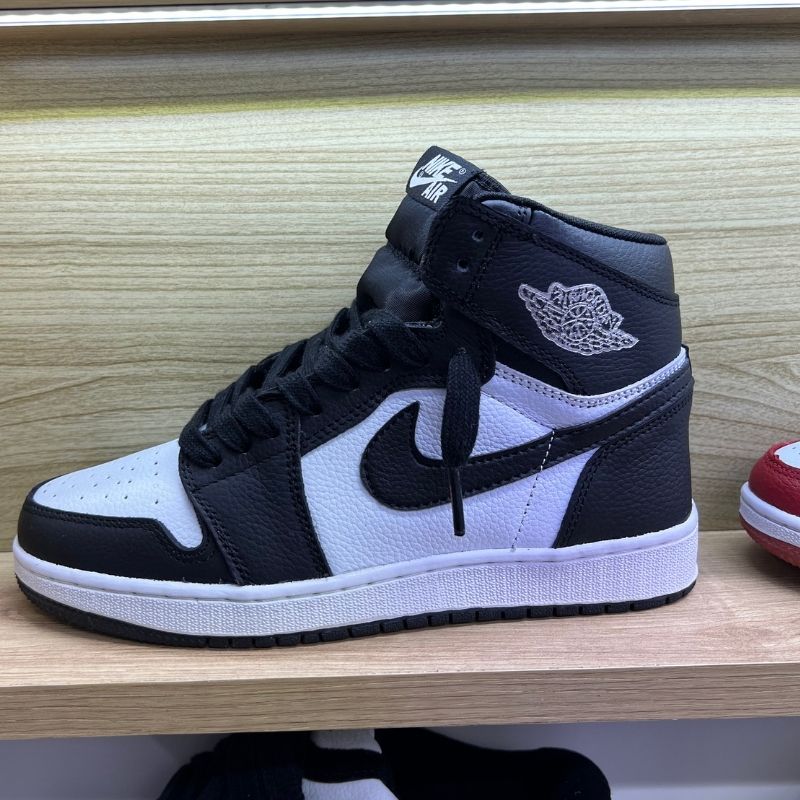Nike Jordan 1 mid panda (Caja oficial)