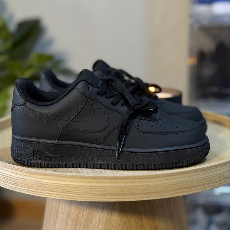 Nike force 1 black