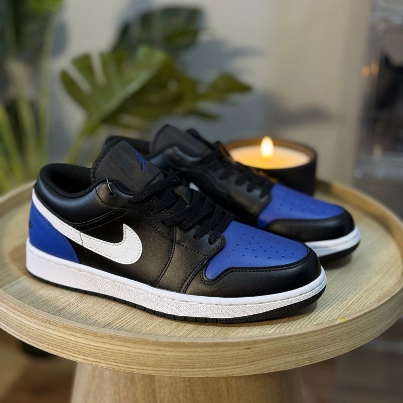 Jordan 1 low black royal