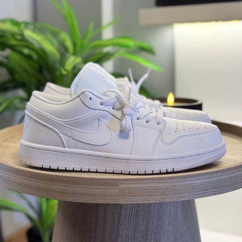 Jordan 1 low white