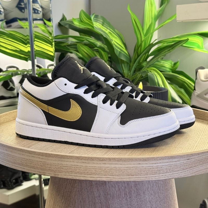 Jordan 1 metallic gold