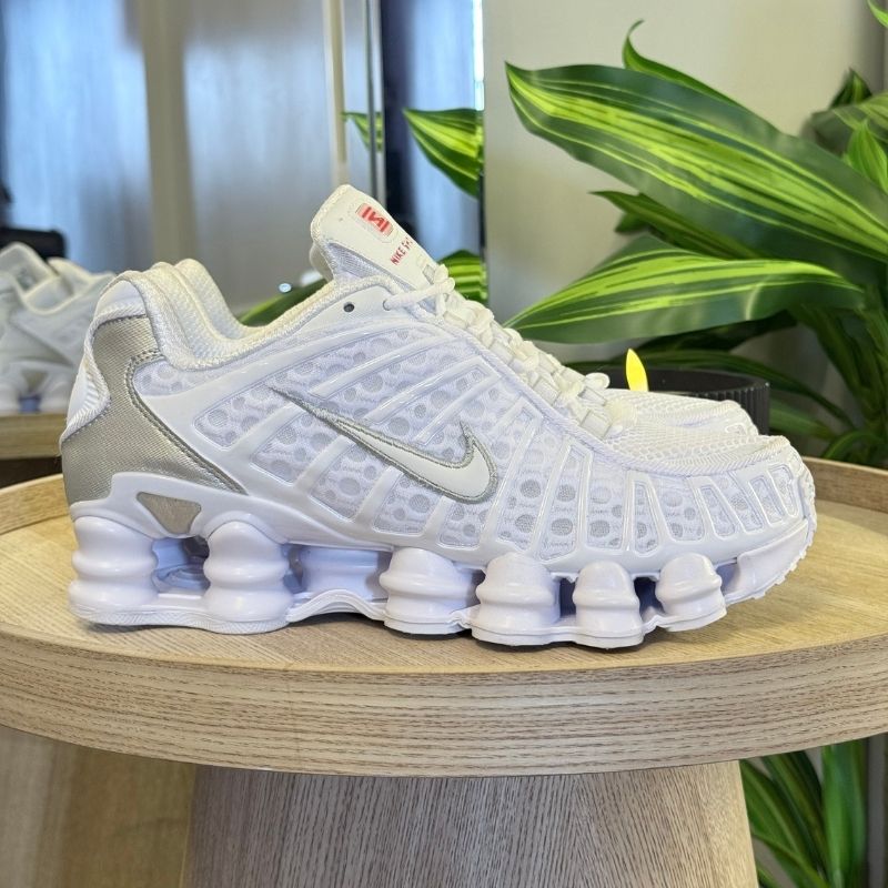 Nike shox white